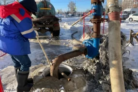 Стало известно, что нашли рабочие в канализационном коллекторе Благовещенска