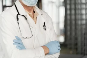 Гинеколог Михайлин раскрыл, почему беременность наступила у украинки в 65 лет