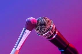 Группа «Би-2» начала выступать на улицах Европы