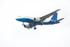 Прокуратура взяла на контроль обеспечение пассажиров аварийного рейса