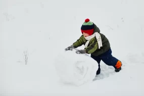 Легендарный советский танк Т-34 из снега слепили в Амурской области