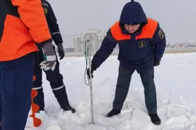 Первые замеры льда провели перед Зимним фестивалем на Амуре