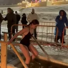 Рекордное количество купающихся окунулись в купель на Крещение в Благовещенске