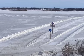 2 ледовые переправы готовят к открытию в Тынде