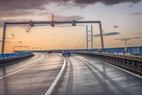 В России обсуждают новые ограничения на мосту в Крыму