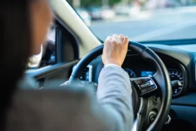 Россиянка арендовала «Делимобиль» и получила штраф в размере 84 тысяч