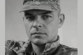 «РГ»: Фото погибшего при ударе Ирана в Дубае офицера ВСУ отредактировали