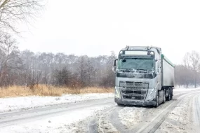 В южных районах Приамурья ввели ограничения для большегрузов