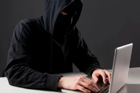 Эксперты: звонок и клик по ссылке грозят распространением данных в России