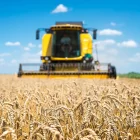 Амурским хозяйствам компенсируют до половины стоимости комбайнов и тракторов