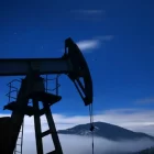 В РФ обсуждают обрушение акций российских нефтяных компаний на Московской бирже