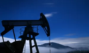 В РФ обсуждают обрушение акций российских нефтяных компаний на Московской бирже