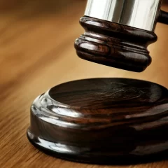 Глава Тындинского округа незаконно выписывала премии сама себе