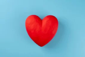 Кардиологи назвали шесть опасных для работы сердца симптомов