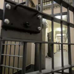 Бывшего начальника колонии будут судить за взятки в Приамурье