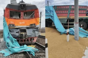 Грузовик столкнулся с поездом в Амурской области