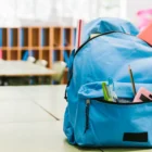 В Приамурье пьяный пенсионер украл рюкзак у школьника