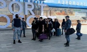 Приставы Приамурья выдворили 12 нелегалов за пределы России