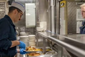 После жалоб на плохое питание командование ВМС США выпустило опровержение