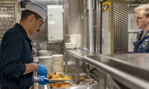 После жалоб на плохое питание командование ВМС США выпустило опровержение