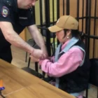 В Благовещенске задержали контрабандистку золота в кроссовках