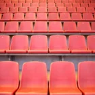 В Новосибирске идет обсуждение инцидента с жёлто-синим мячом на плакате