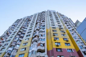 Россияне обсуждают кадры из пострадавшей от удара дрона квартиры в Москве
