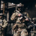 Под Харьковом орудует особо жестокий отряд: горы тел обсуждают военкоры