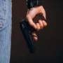 Амурчанин в отделе полиции с пистолетом в руках угрожал убить полицейского