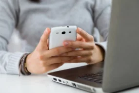 XDA: владельцам Samsung грозит превращение смартфона в «мусорку»