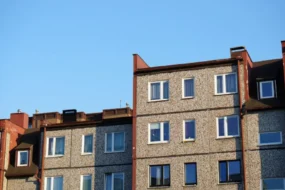 В Ярославле прошел разбор жалоб на выбитые окна после атаки БПЛА