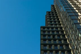 Дятлова снялась на ТВ и раскрыла, когда снесут известную высотку в Калининграде
