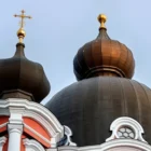В Псковской области прошло прощание с иеромонахом, скончавшимся в аэропорту