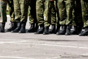 Боец Юнусов, конфликт которого с соседкой сняли камеры, отправляется на СВО