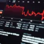Finam: Рынок начал «краснеть» в поиске нового дна