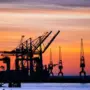 Блокировка Ормуза: кому на рынке грозит удар, а кто выиграет