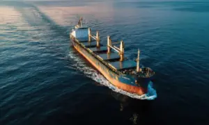 Bloomberg: Танкеры с российской нефтью простаивают в море