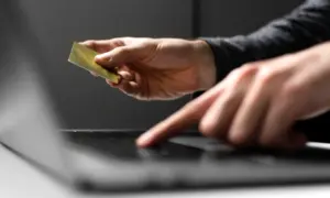 Трём амурским студенткам грозит до 3-ёх лет за «дропперство»