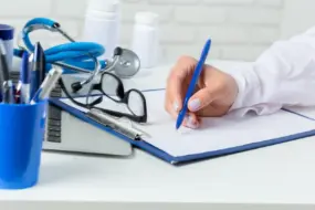 Больница в Белогорске спустила деньги для пациентов на канцелярию
