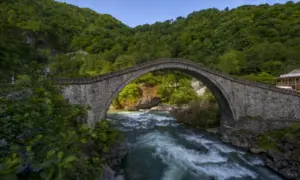 Кремлевские тайны абхазского побережья: куда ведет история дач Сталина