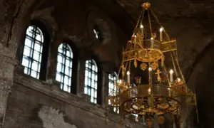 Богословы высказались по ситуации с прикосновением к усопшему на похоронах
