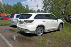 На парковались на полмиллиона: сколько денег потеряли благовещенцы за брошенные где попало авто в августе