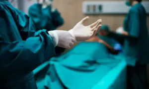 Дмитрия Баринова намерены отправить на операцию за границу