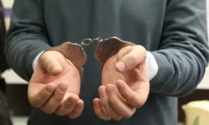 Амурчанину грозит до 5 лет за сдачу вещей у матери и брата в ломбард