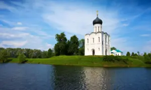 Батюшки РПЦ пояснили, что нельзя выносить из церкви: иначе грозит беда