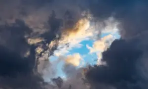 Очевидцы: волна взрывов обошла Подмосковье на фоне атаки беспилотников