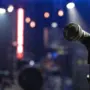 В Стамбуле поклонницы проникли на сцену к Меладзе и устроили скандал