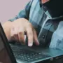 Амурчанин на велосипеде догнал курьера и спас похищенные у жены миллионы