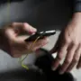 Обворовал школьника на лавочке: в Благовещенске осудили рецидивиста за кражу iPhone 13 у ребенка