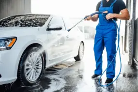 В Благовещенске сотрудник автомойки угнал внедорожник, чтобы купить сигареты